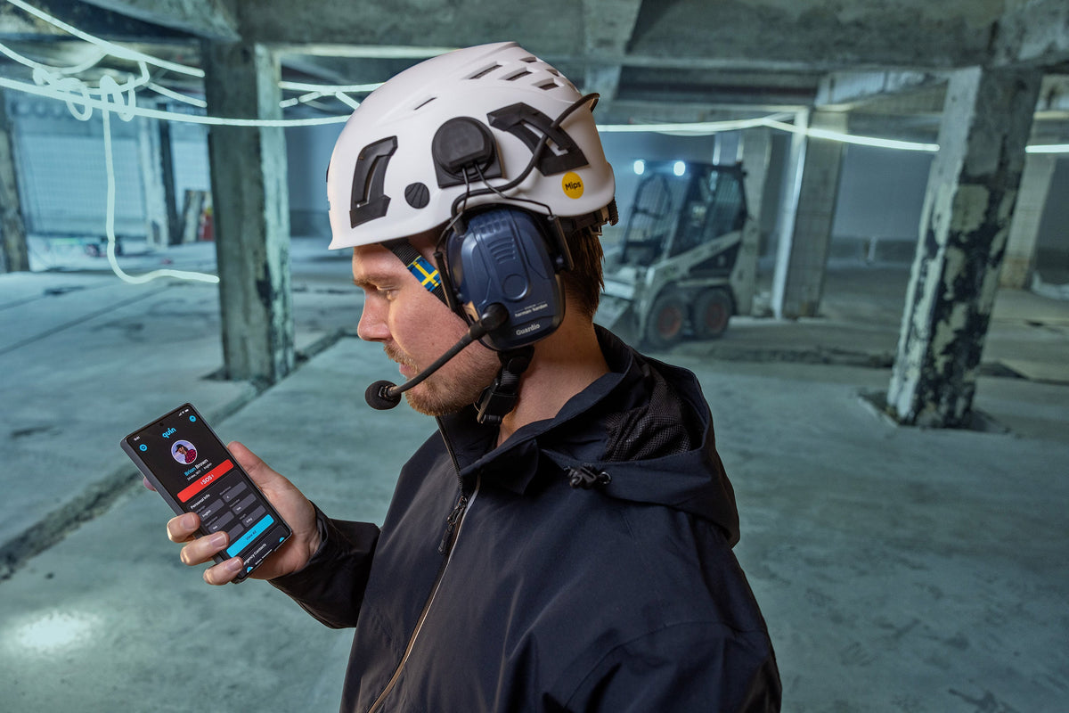 Armet Pro Connected Safety Helmet