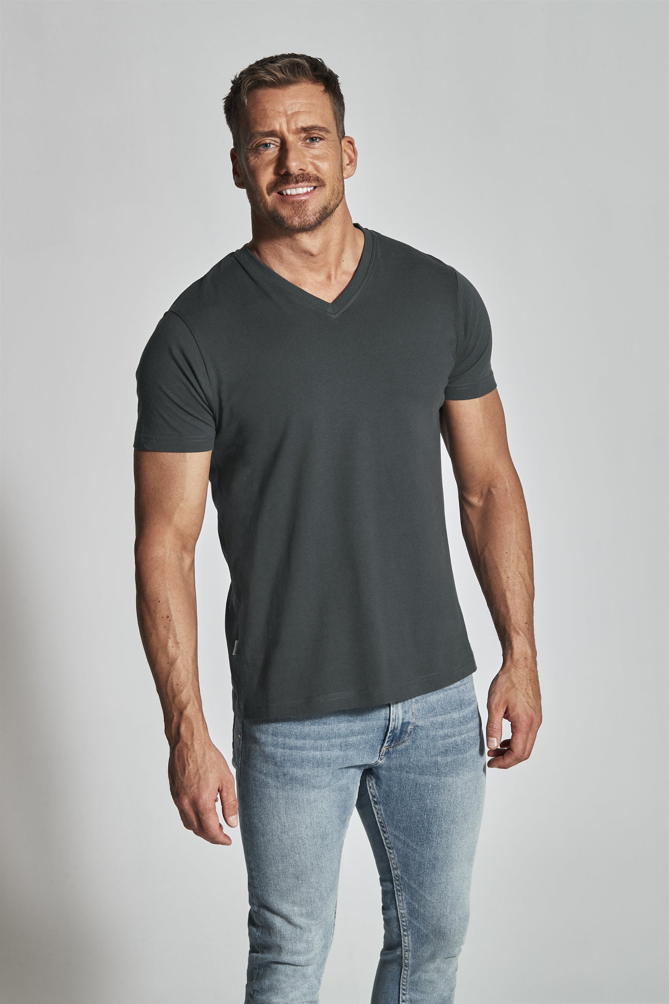 T-Shirt V-Neck Man Black