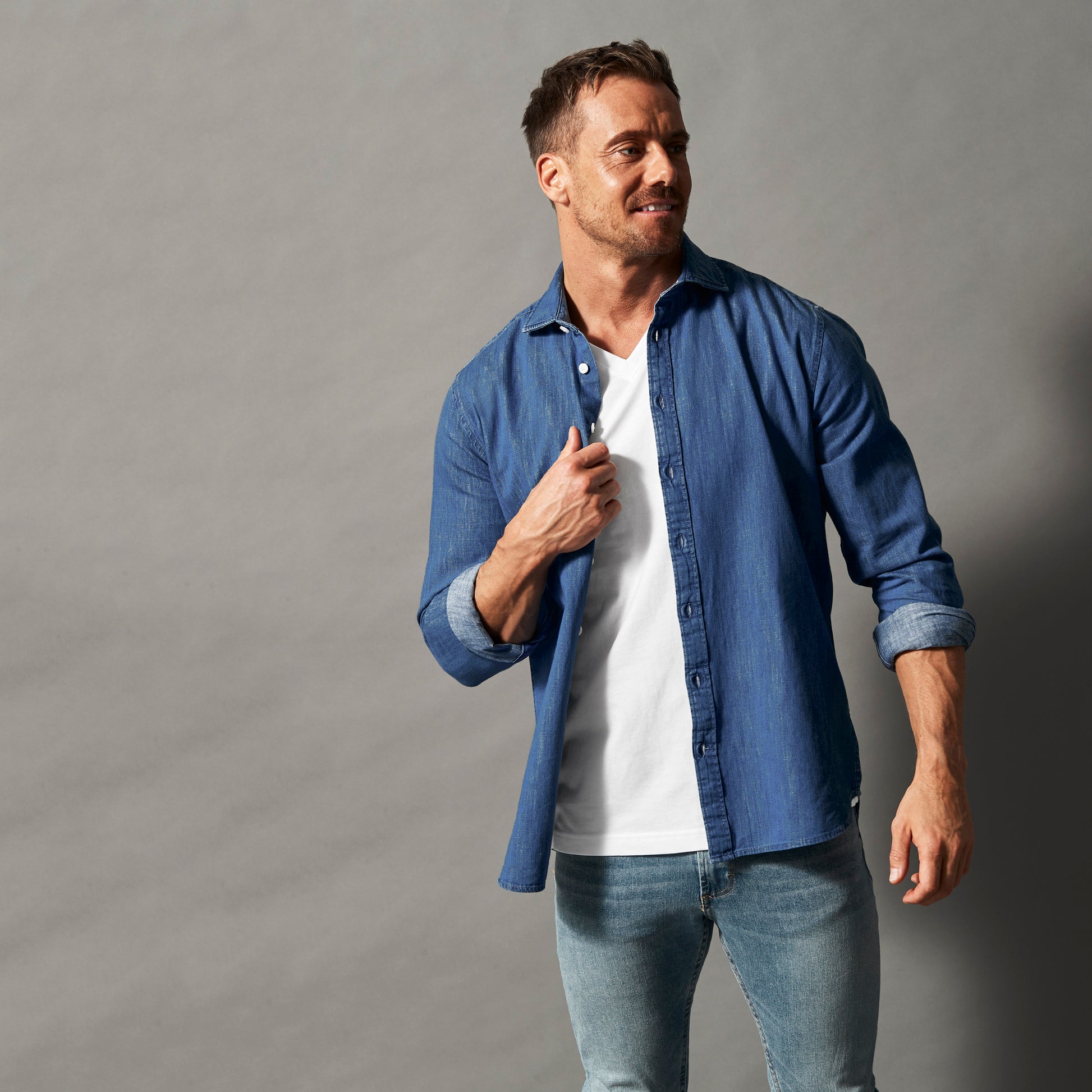T-Shirt V-Neck Man White
