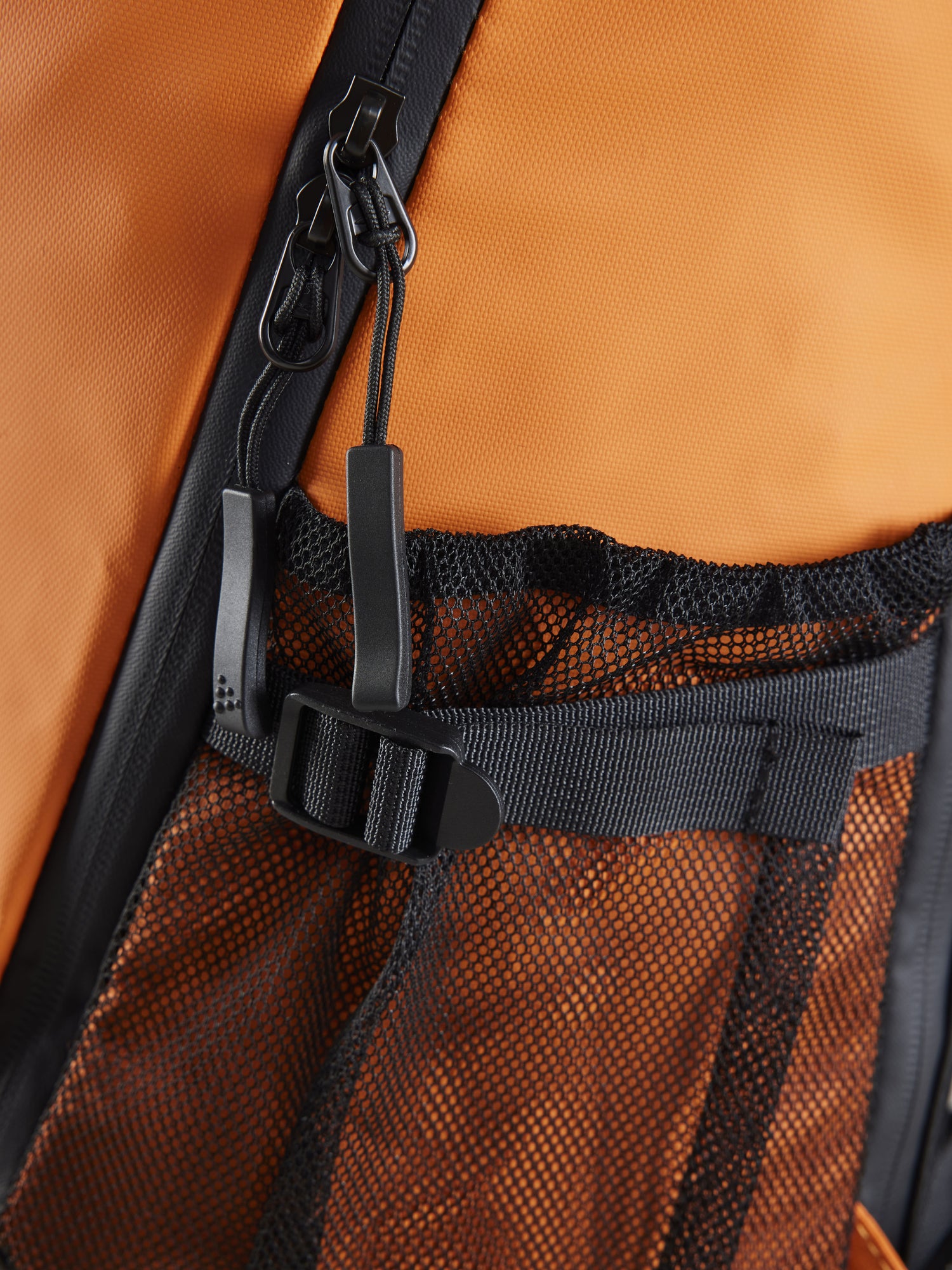 ADV Entity Computer Backpack 18 L