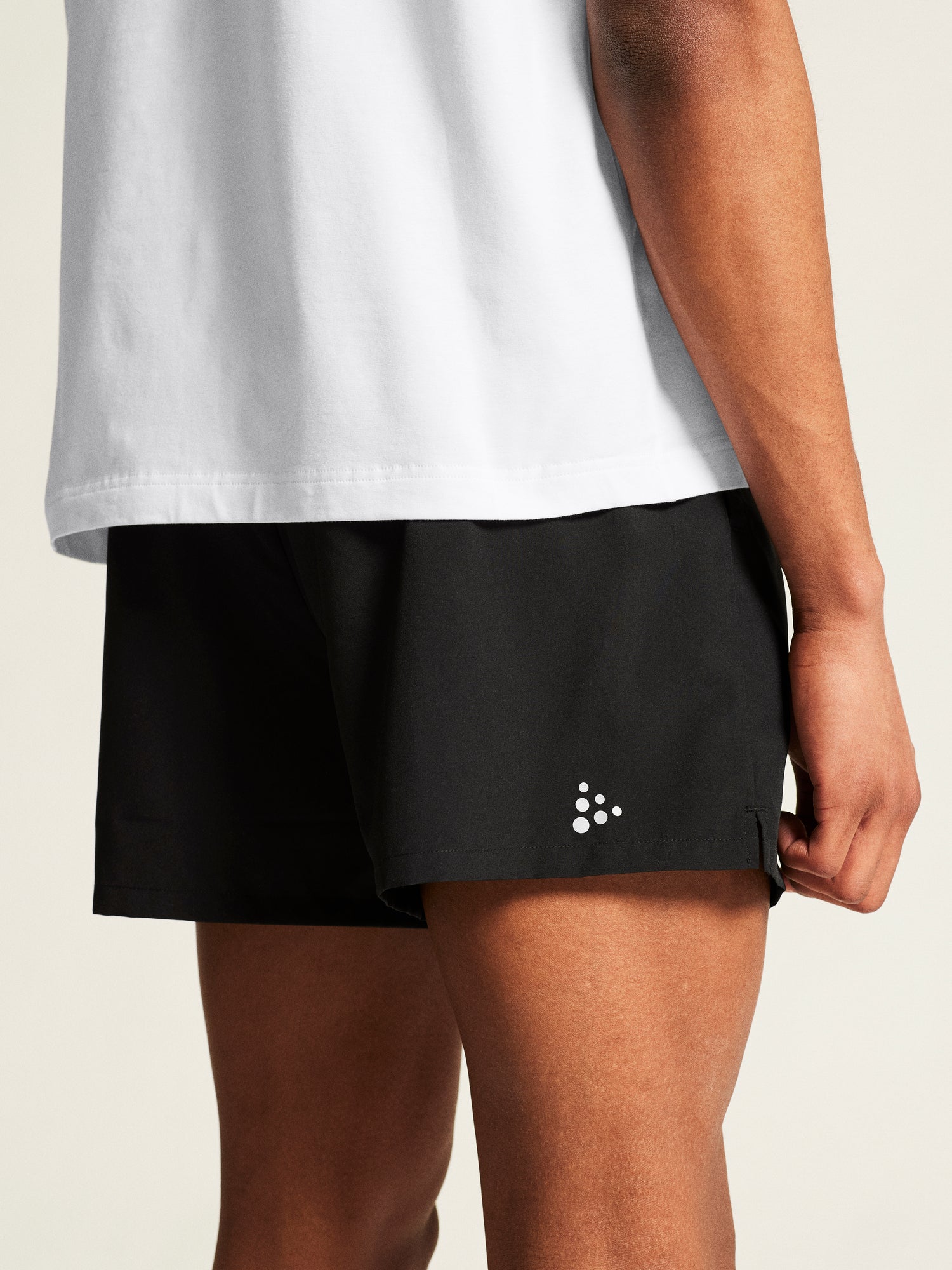 CORE Essence Shorts 2 M