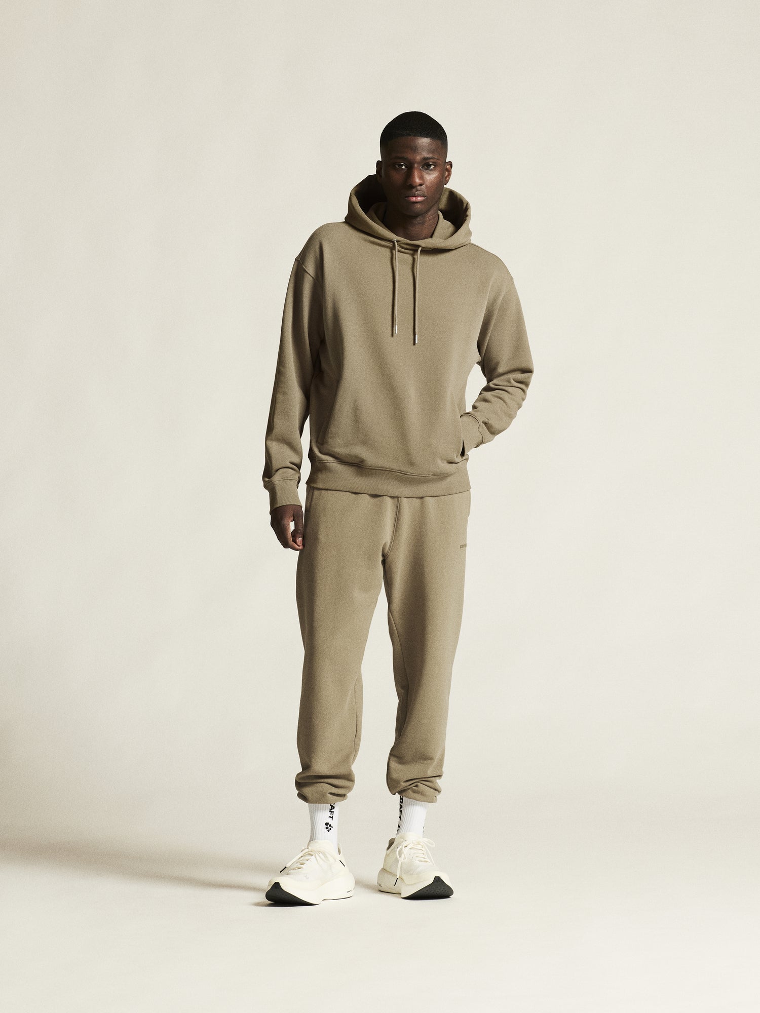 Frequent Hoodie M
