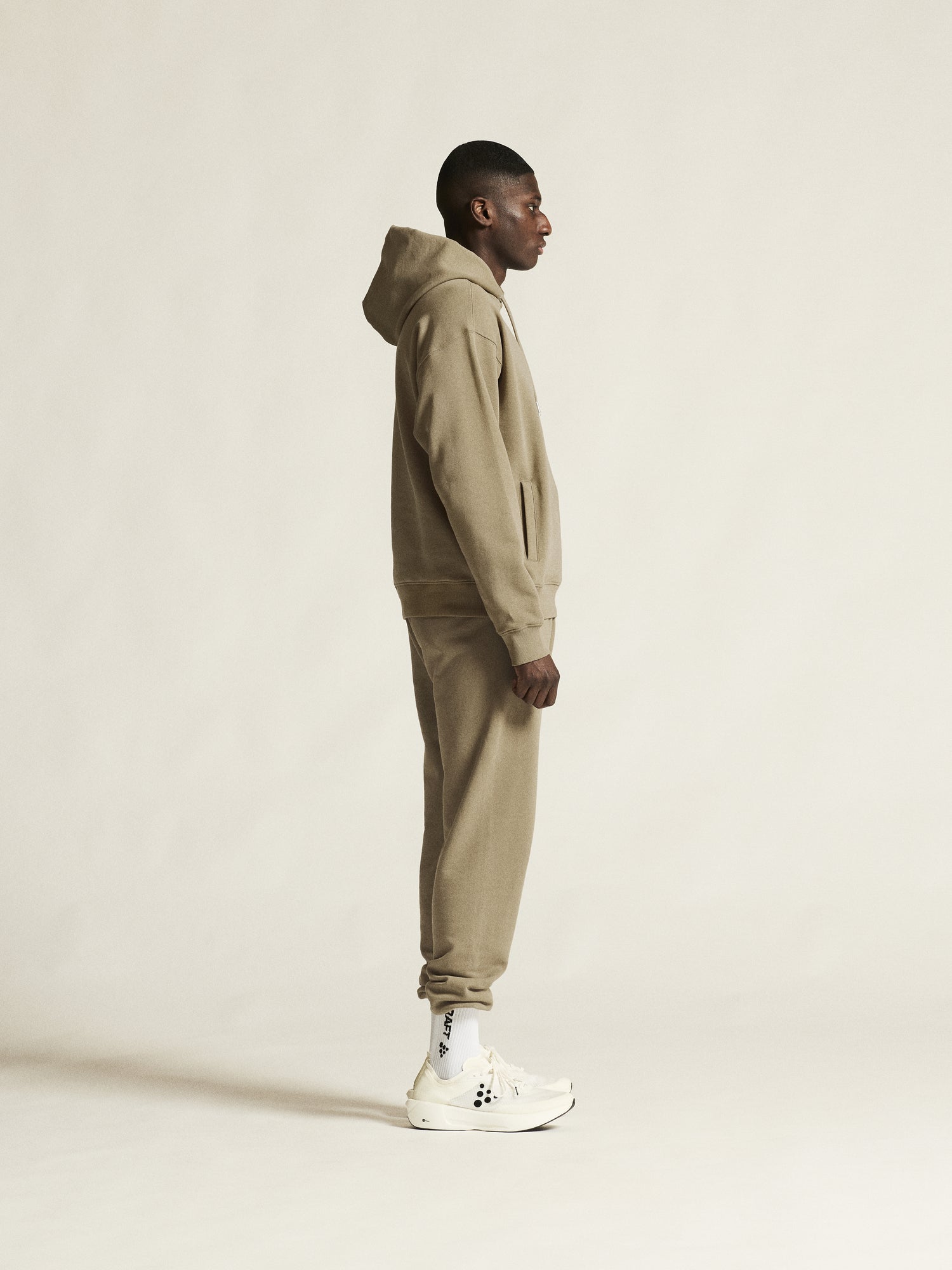 Frequent Hoodie M