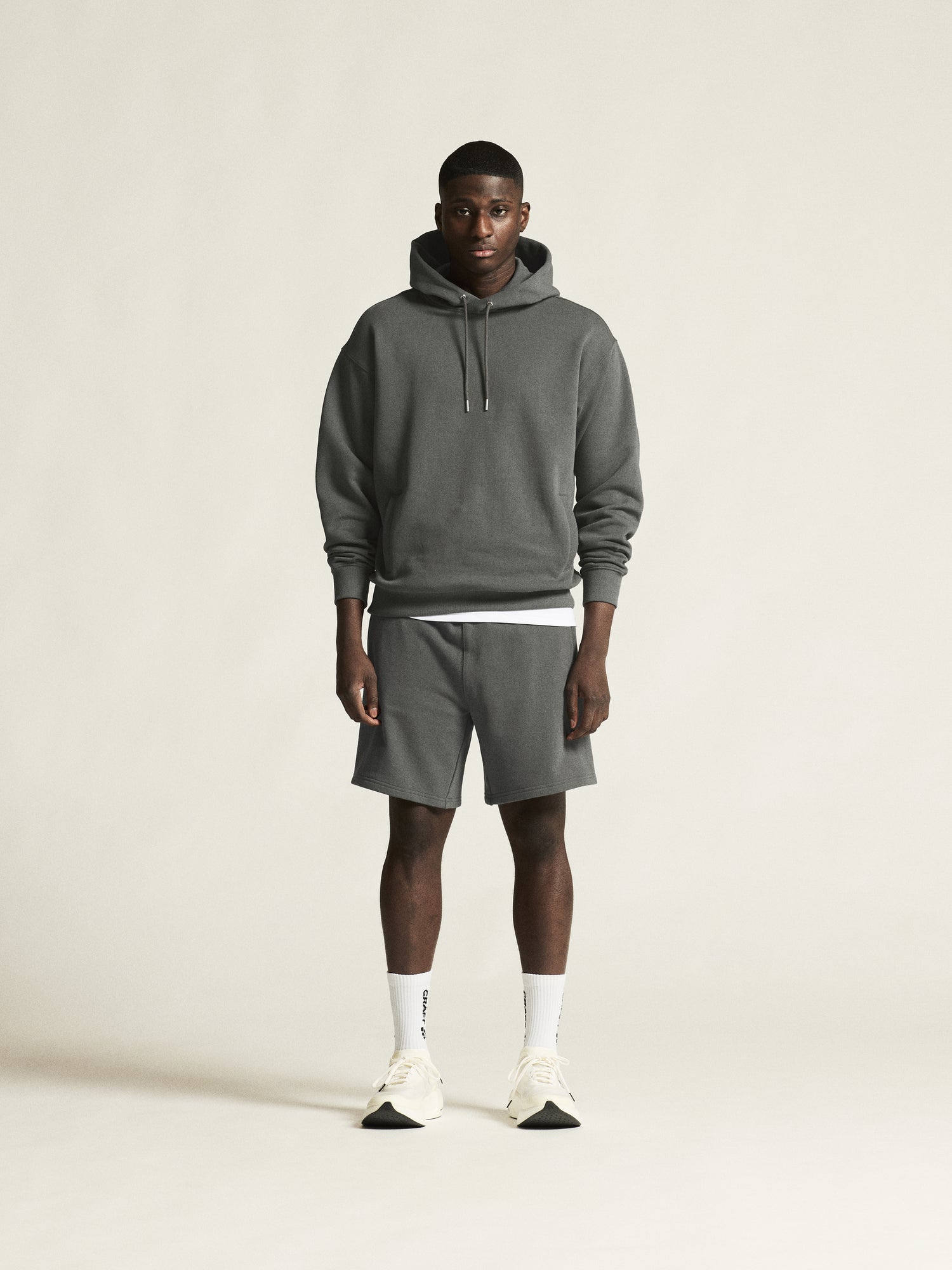 Frequent Hoodie M