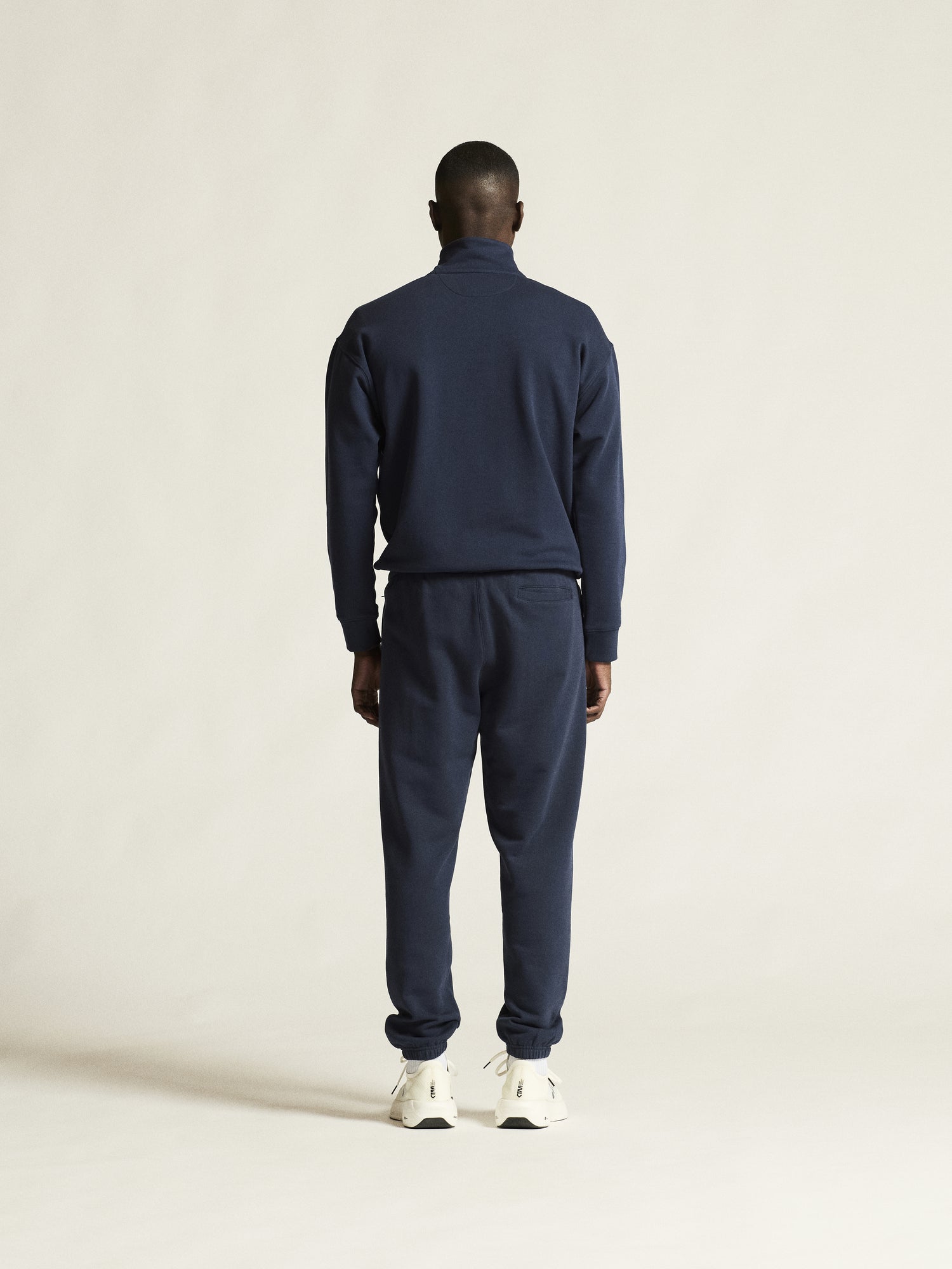Frequent Sweatpants M