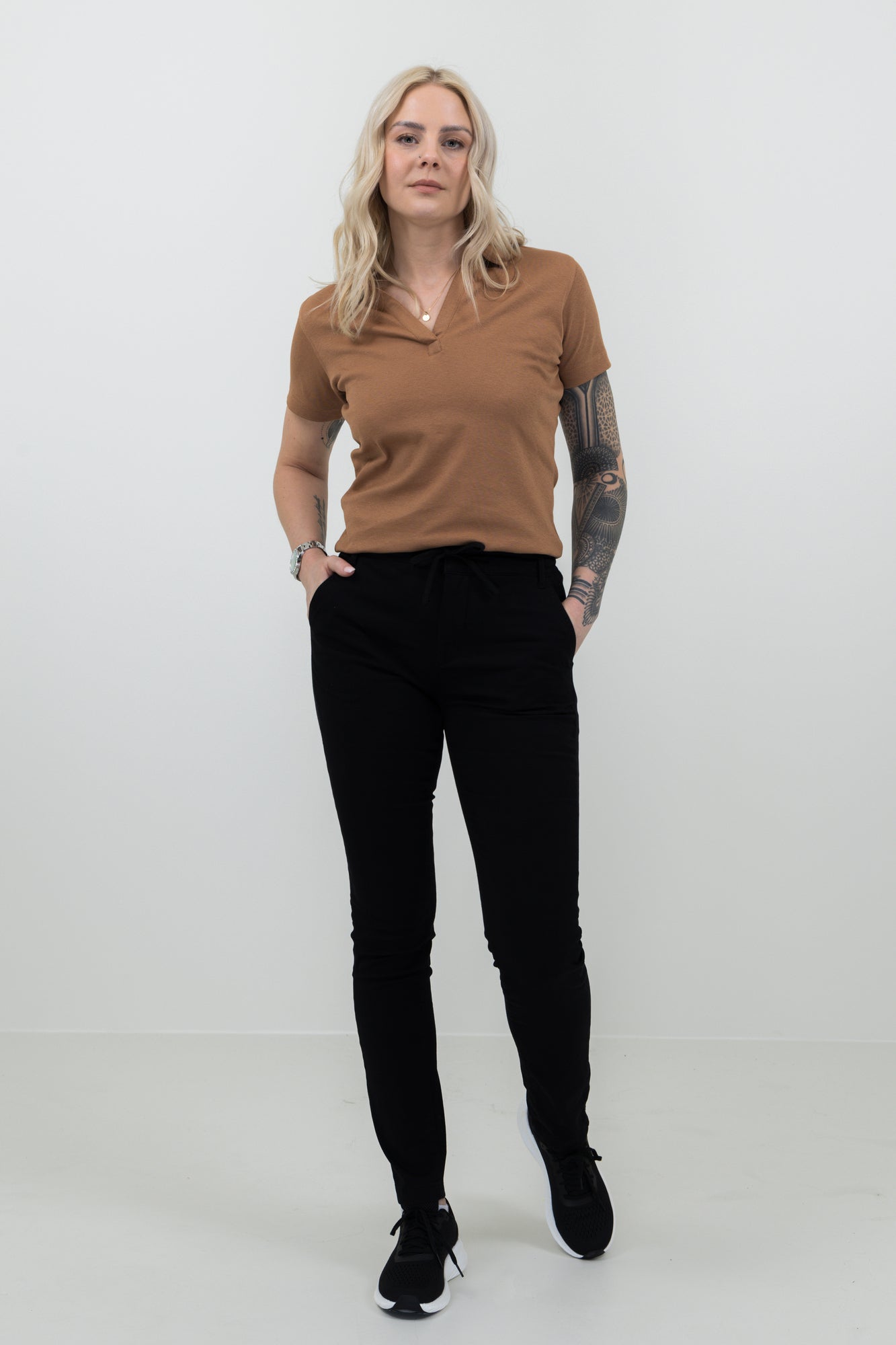 Freehold Woman Black
