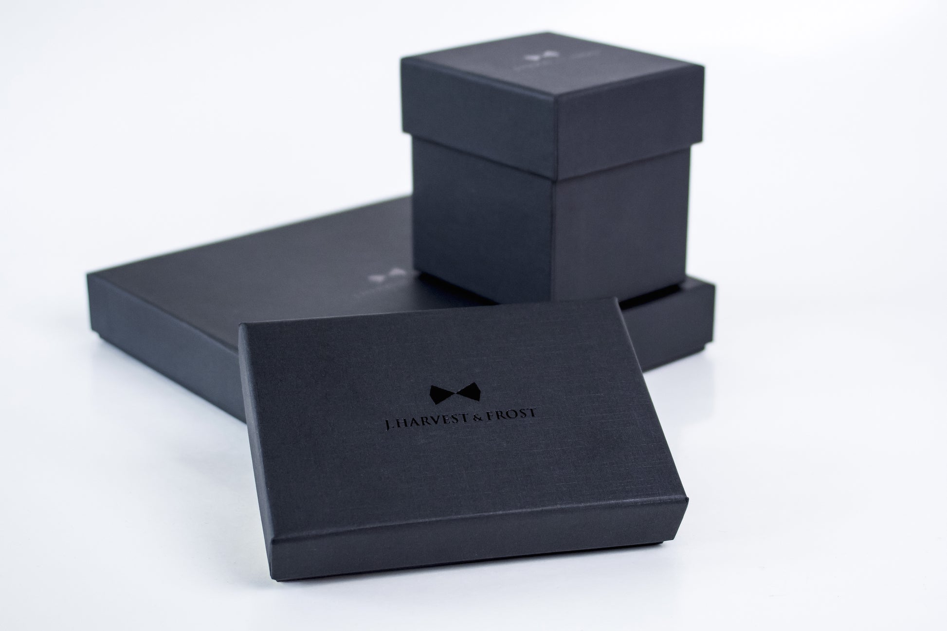 Giftbox Solid Hankie & Lapel Pin Black