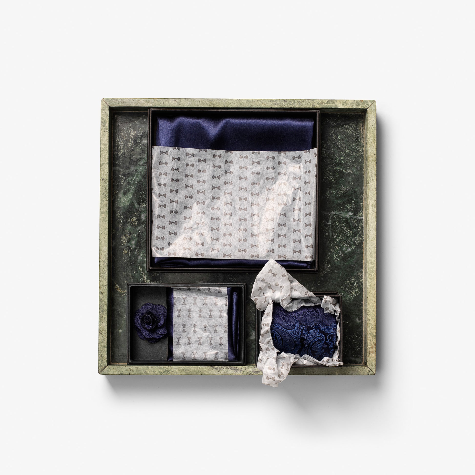 Giftbox Solid Scarf Black