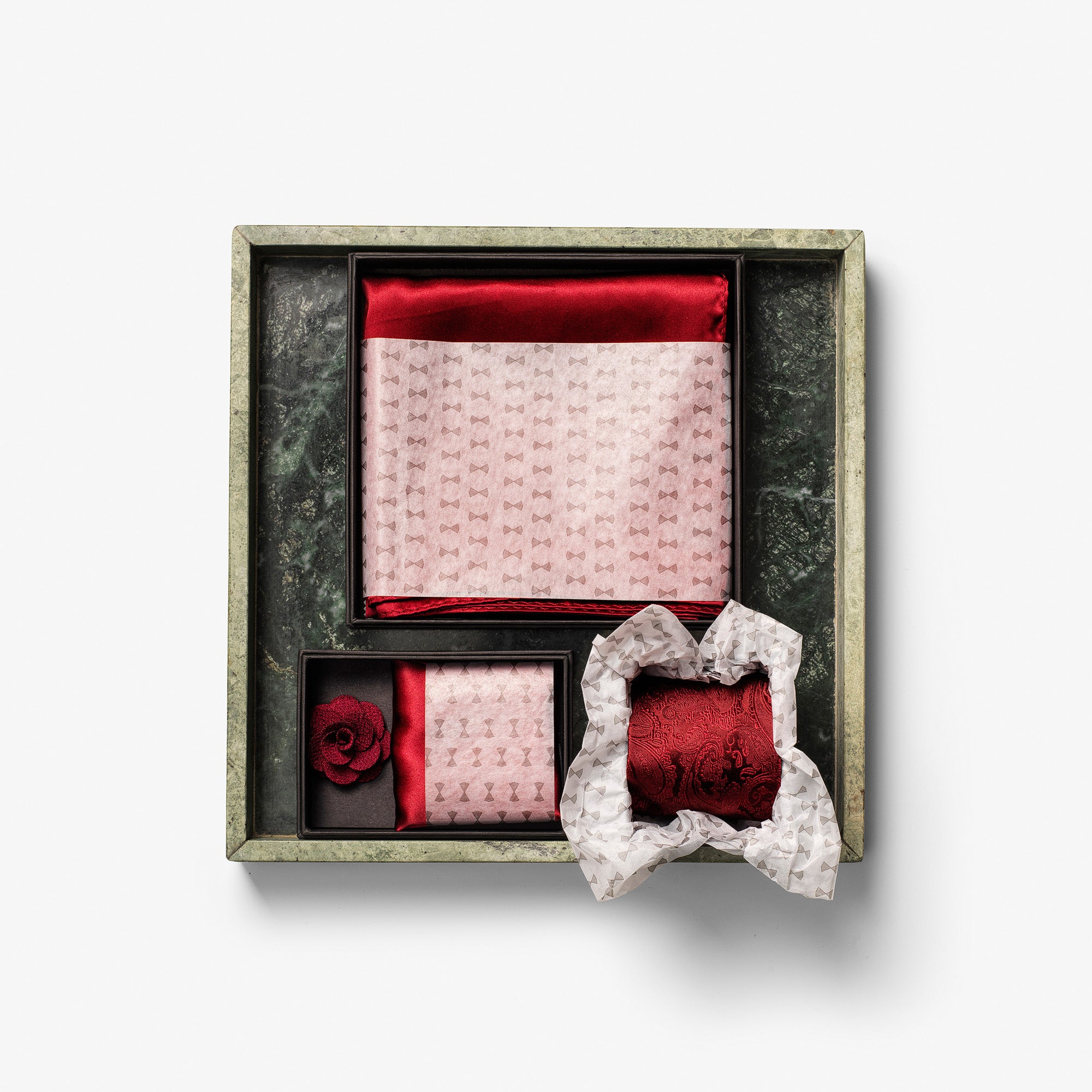 Giftbox Solid Hankie & Lapel Pin Black