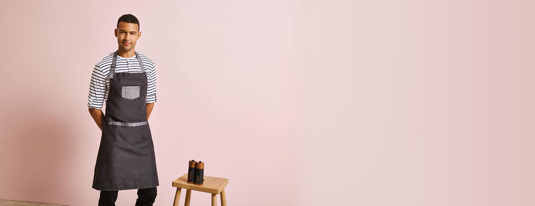 Domain Contrast Bib Apron - P127