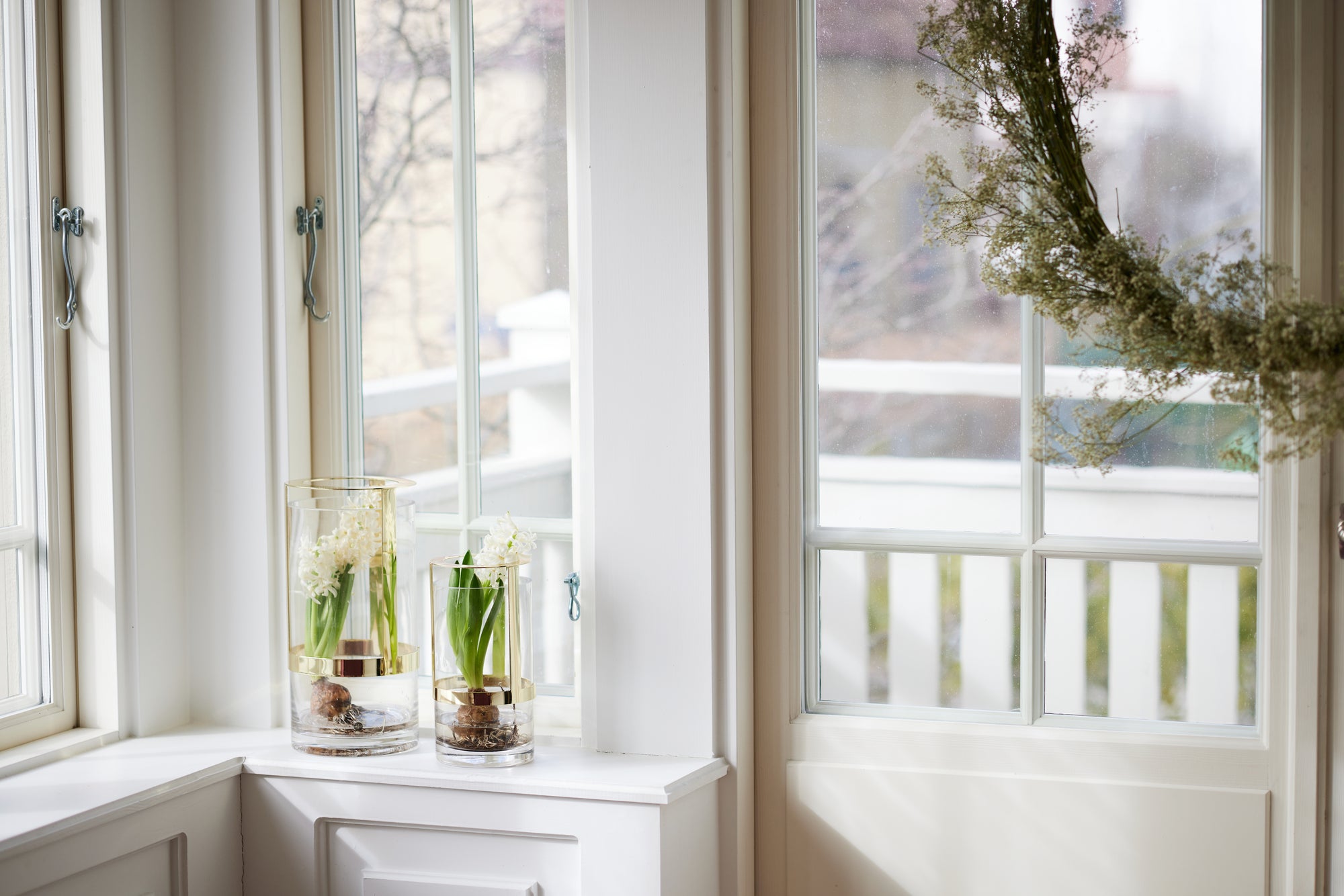 Hold Vase, Medium