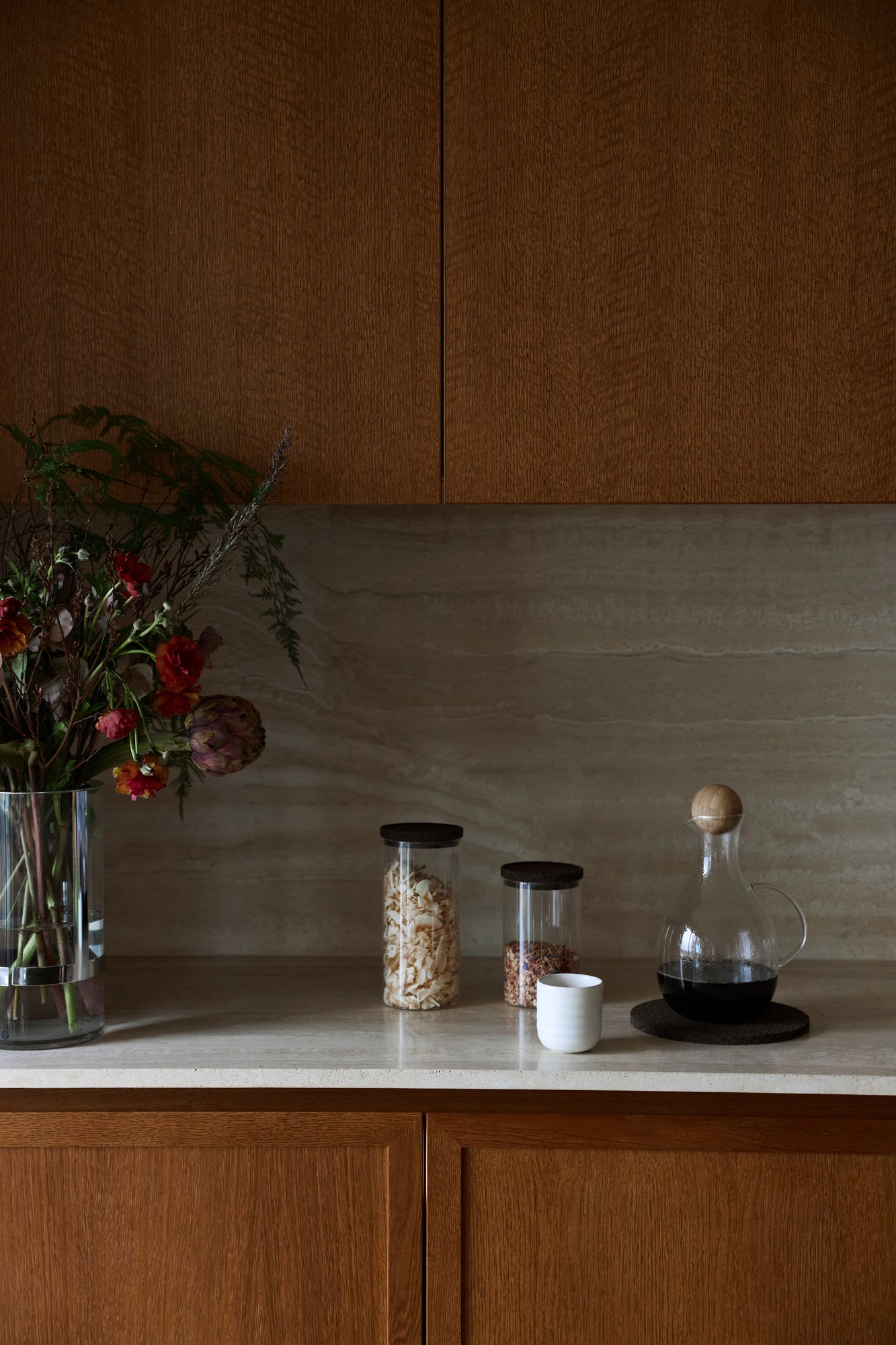 Hold Vase, Stor