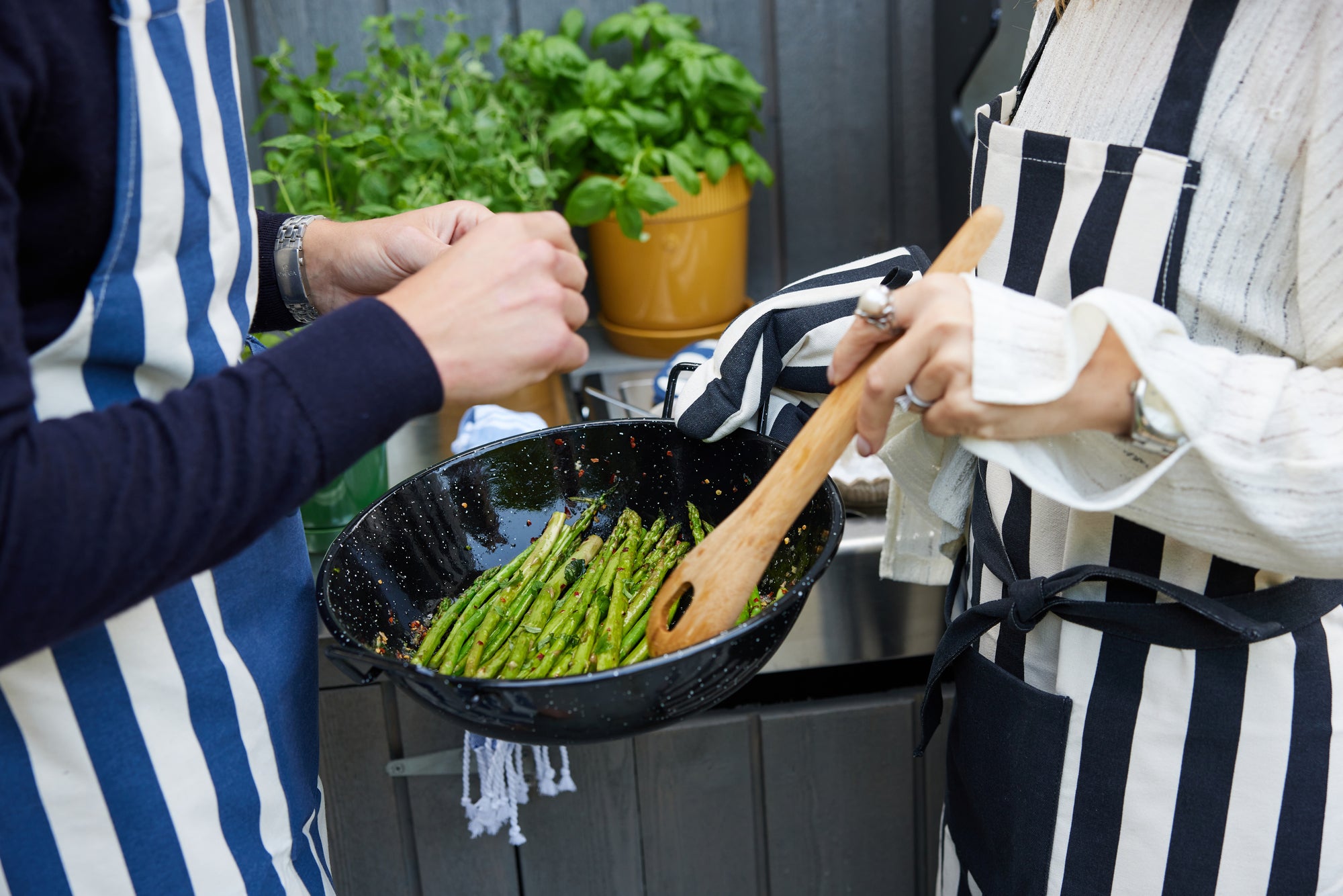 Aron Forkle Med Grillvott, Svart/Hvit