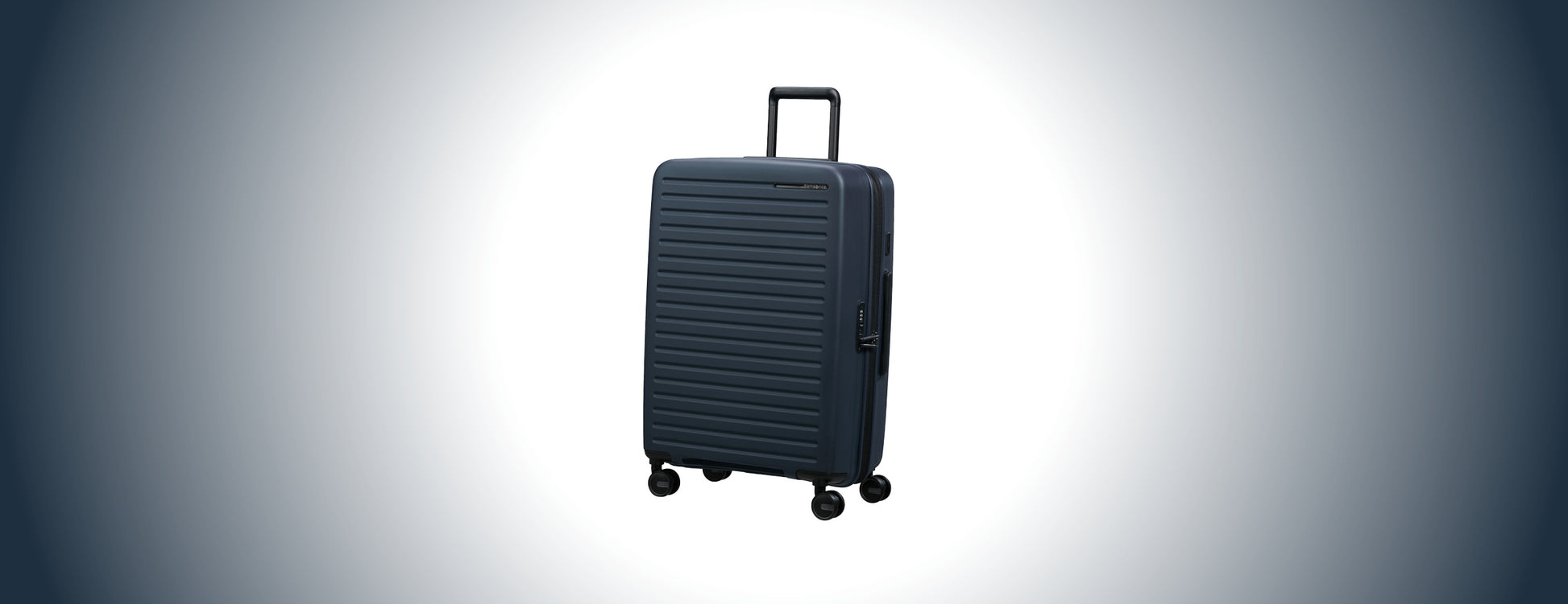 Restackd Utv. koffert 4 hjul 68cm - X150704