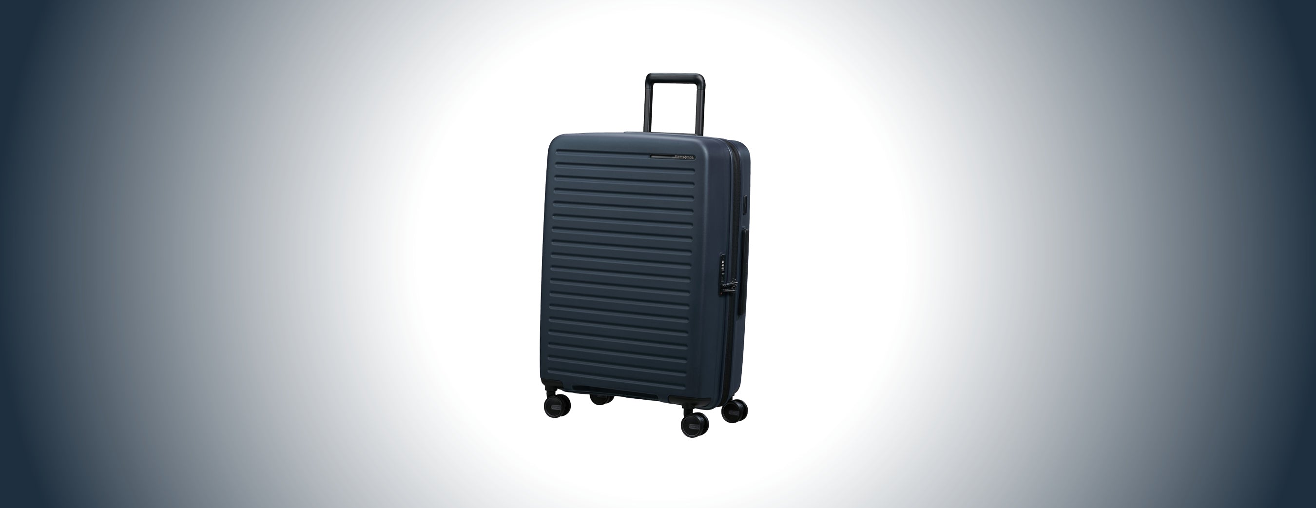 Restackd Utv. koffert 4 hjul 68cm - X150704